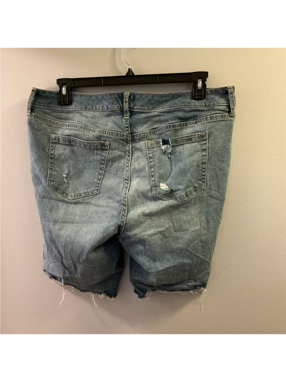 Torrid Premium Ski High Skinny Bermuda Distressed Shorts Size 16 - Picture 3 of 12